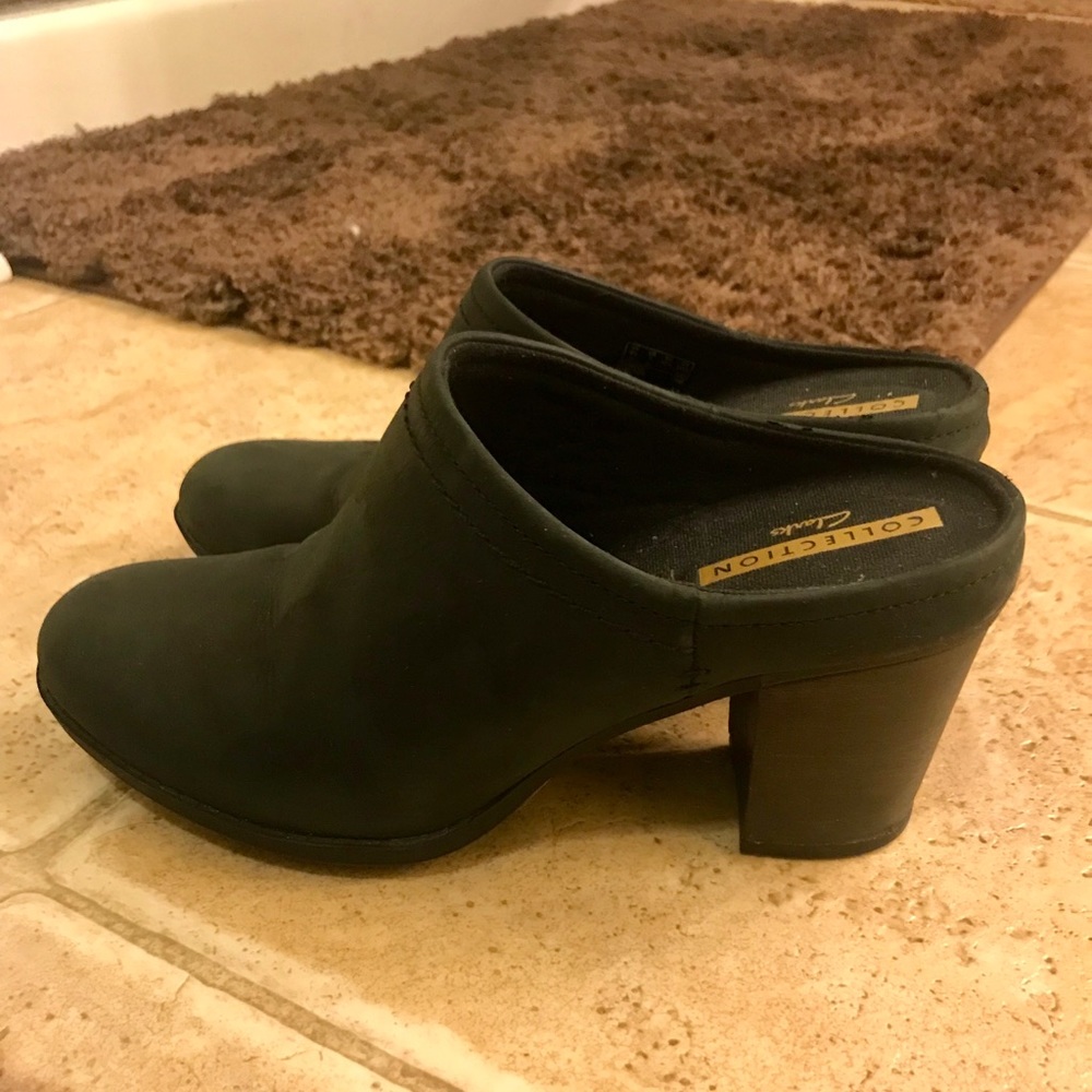 Clarks Enfield Sandy mules